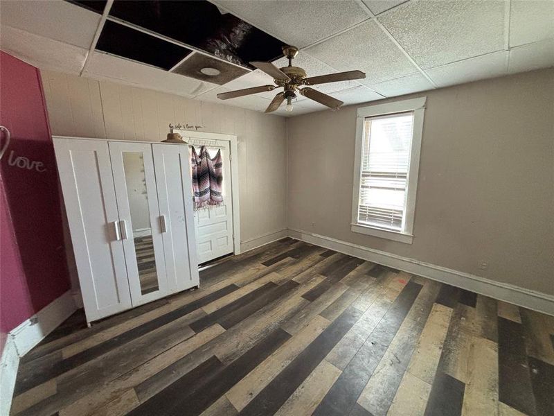 Spacious, unfurnished interior of a new home in , Cleburne (Image 9).