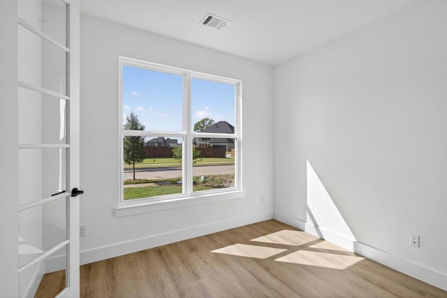 Spacious, unfurnished interior of a new home in Solterra, Mesquite (Image 19).