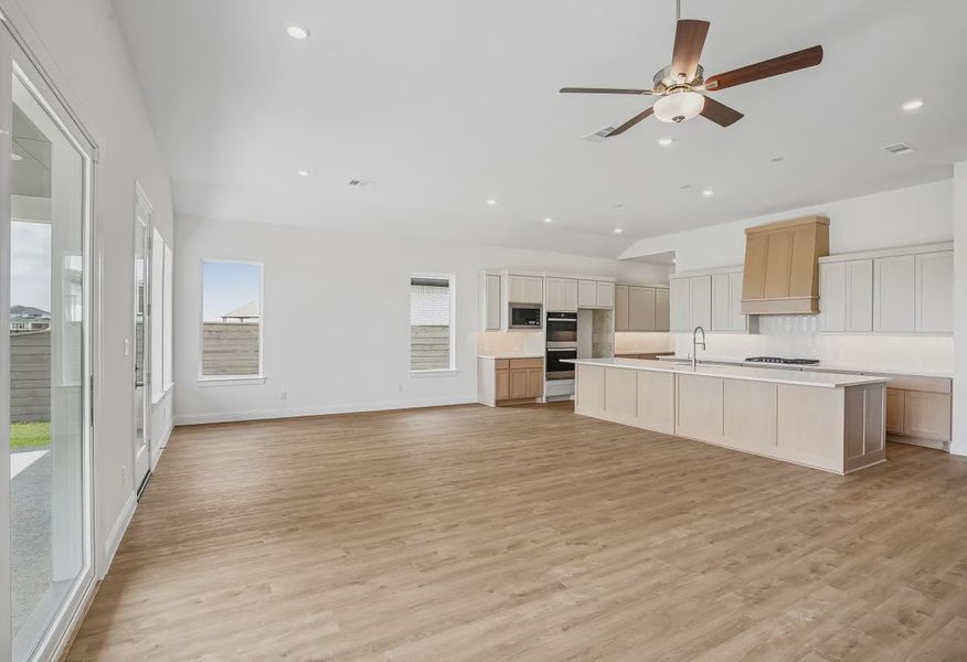 Homesite 0102 Great Room - 5 of 21 Homesite 0102 Great Room - 5 of 21