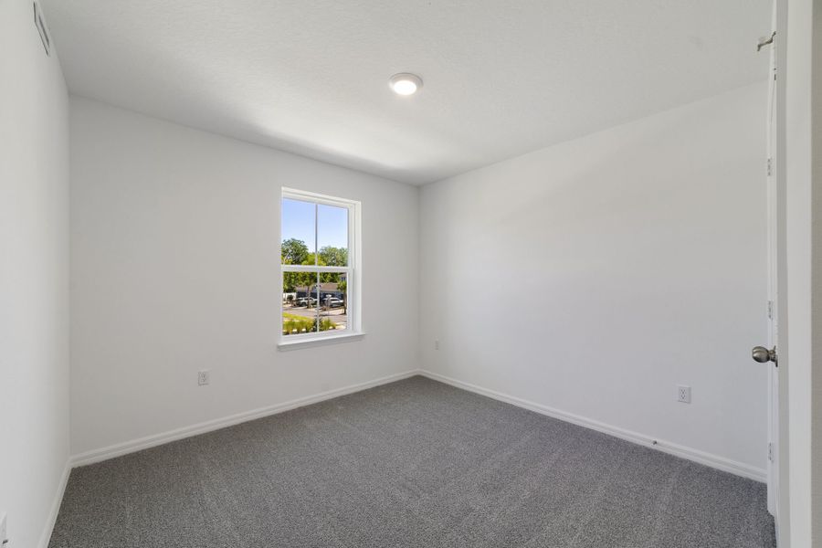 Spacious, unfurnished interior of a new home in Aulin Square, Oviedo (Image 28).