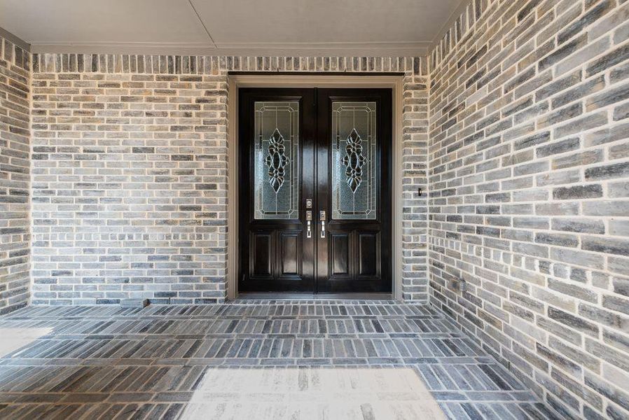 Exterior details and patio area of a home in South Pointe, Mansfield (Image 3).