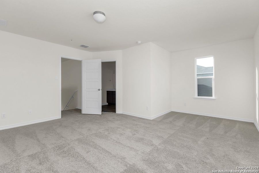 Spacious, unfurnished interior of a new home in Knox Ridge, Converse (Image 14).