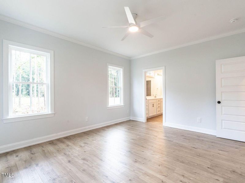 019-1280x960-primary-bedroom