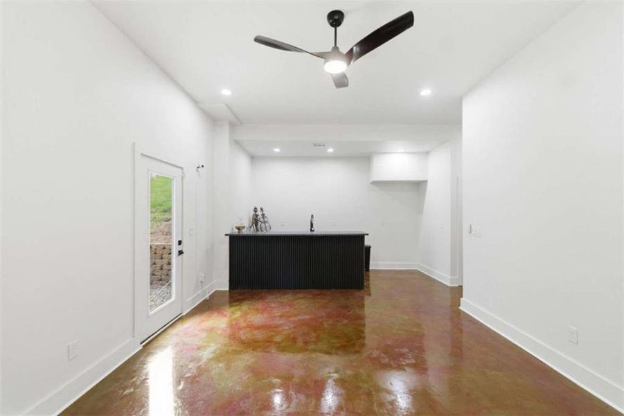 Spacious, unfurnished interior of a new home in , Atlanta (Image 71).