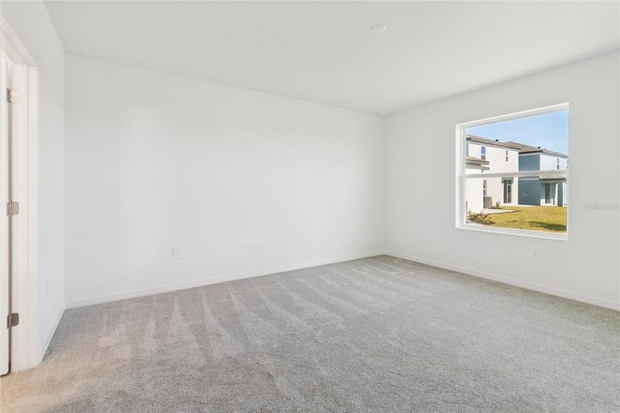 Spacious, unfurnished interior of a new home in Southpointe, Palmetto (Image 23).