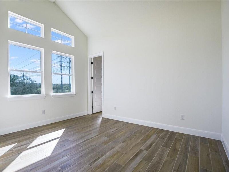 Spacious, unfurnished interior of a new home in , Horseshoe Bay (Image 23).