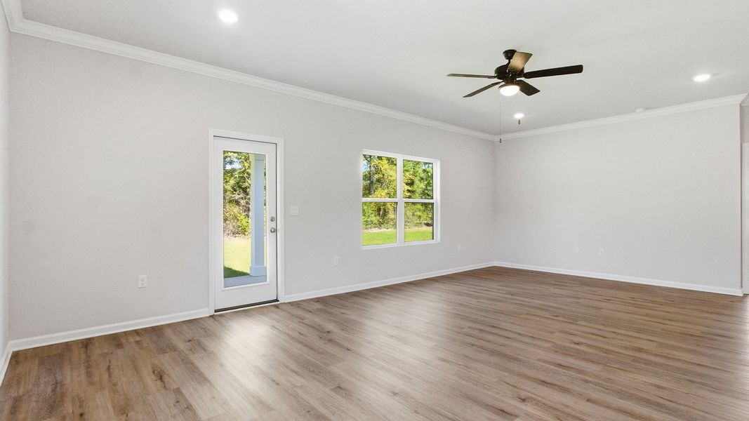 Spacious, unfurnished interior of a new home in Misting Springs, Crawfordville (Image 17).
