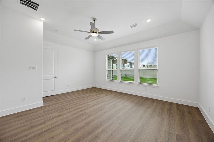 Spacious, unfurnished interior of a new home in , McKinney (Image 28).