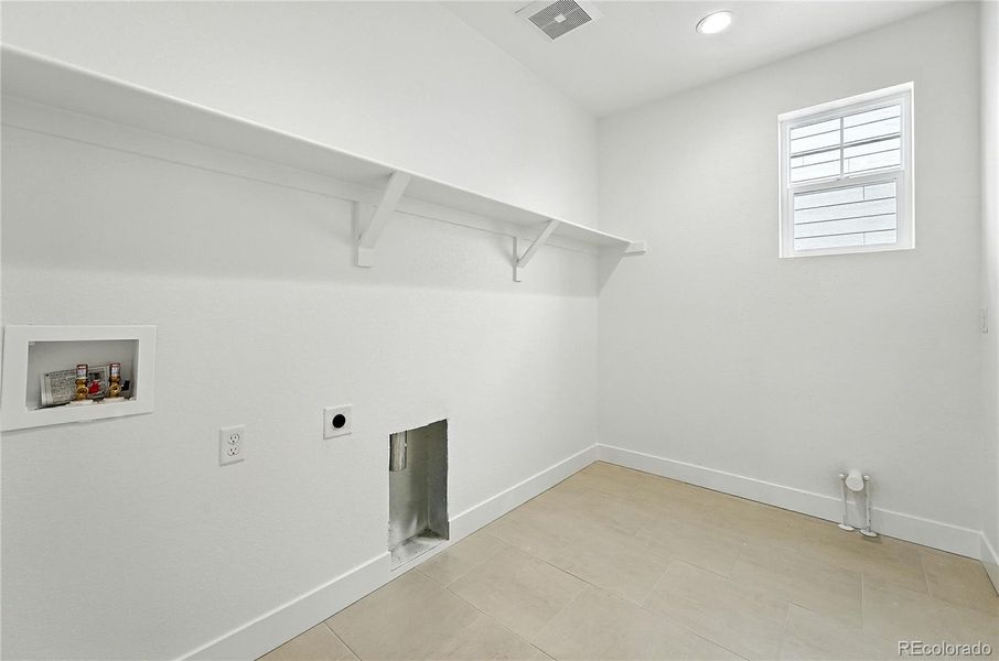 3943 Descent St - Ready Now!