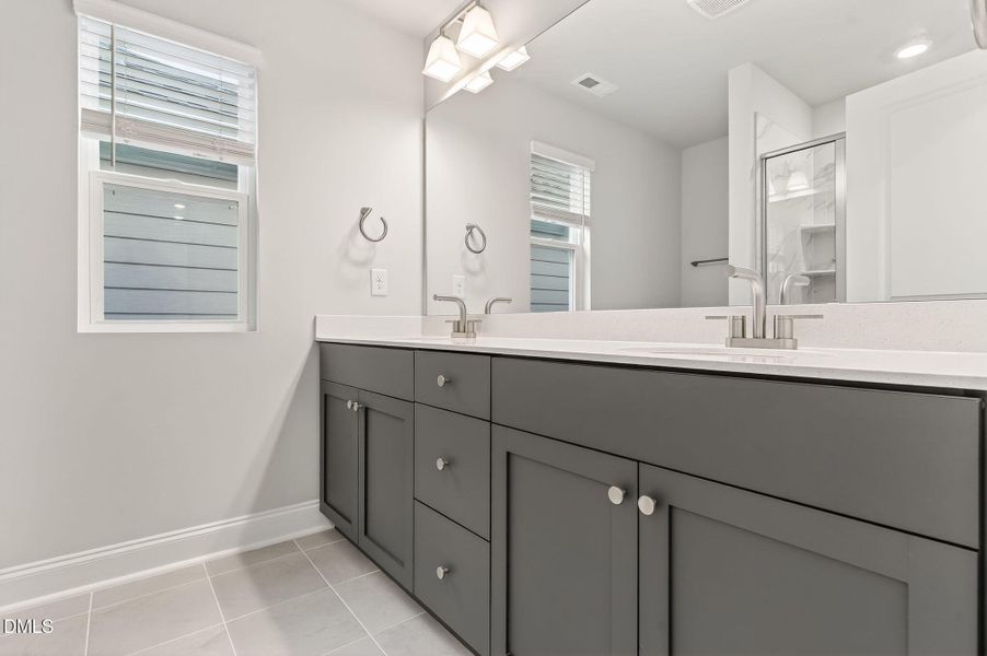 Ral_Knightdale_418 (22) Ral_Knightdale_418 (22)