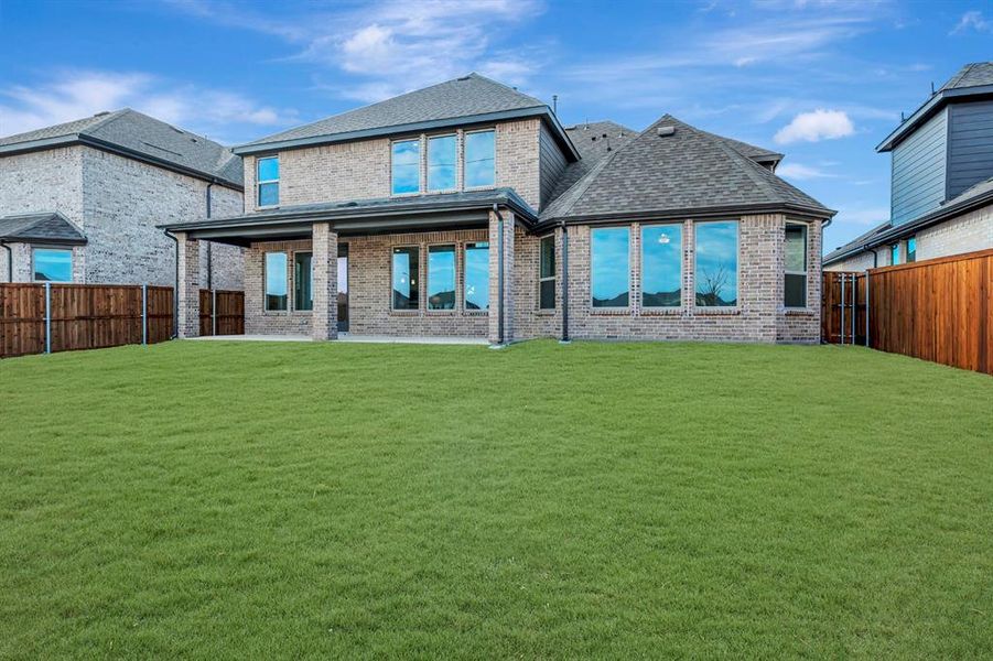 Exterior details and patio area of a home in Lilyana, Celina (Image 21).
