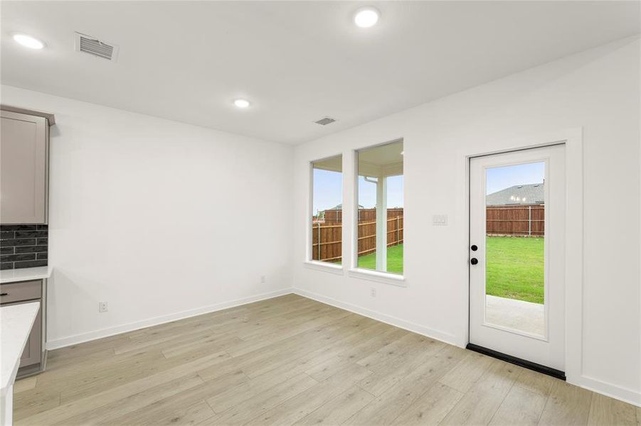 13. 3011 Genevieve - Dining 13. 3011 Genevieve - Dining