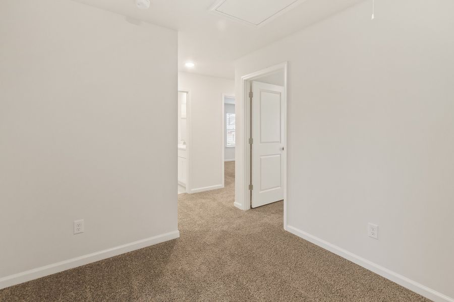 Spacious, unfurnished interior of a new home in Victorywoods Village, Columbia (Image 19).