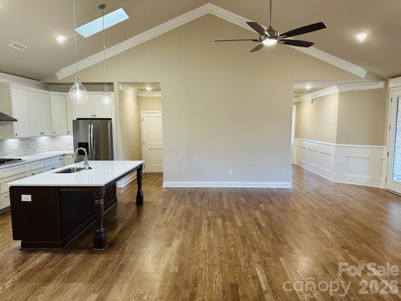 Spacious, unfurnished interior of a new home in , Denver (Image 6).