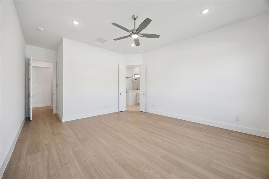 Spacious, unfurnished interior of a new home in Painted Tree Lakeside, McKinney (Image 25). Spacious, unfurnished interior of a new home in Painted Tree Lakeside, McKinney (Image 25).