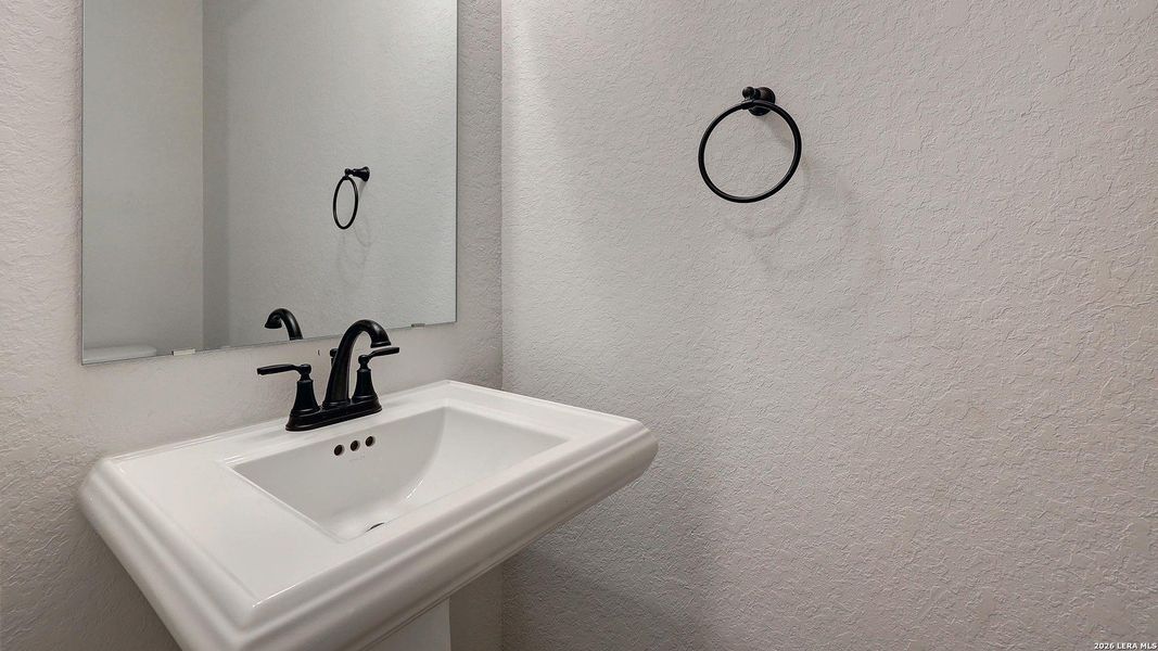 Close-up of interior finishes inside a home in Ladera, San Antonio (Image 18).