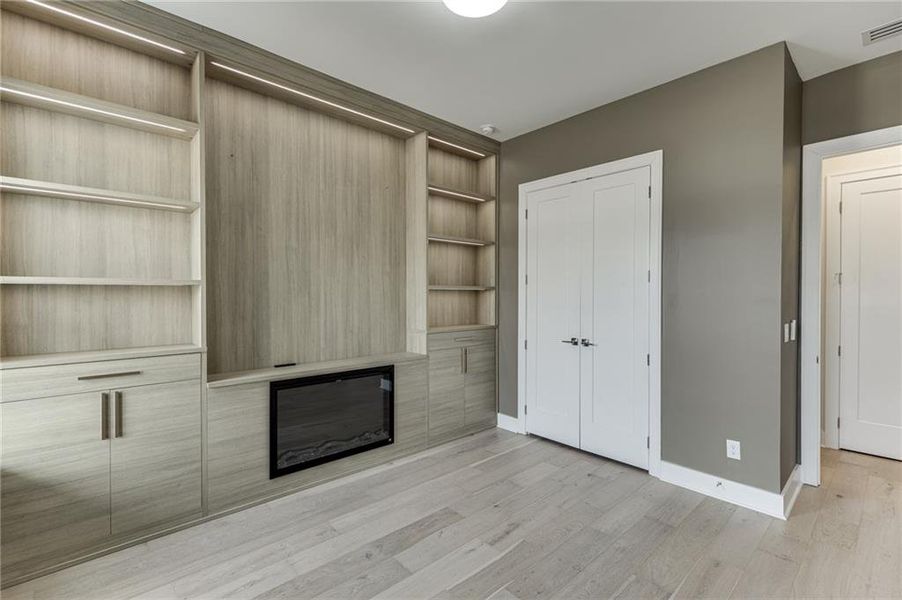 Furnished interior view inside a new home in The Retreat at Sterling on the Lake 48', Flowery Branch (Image 34).
