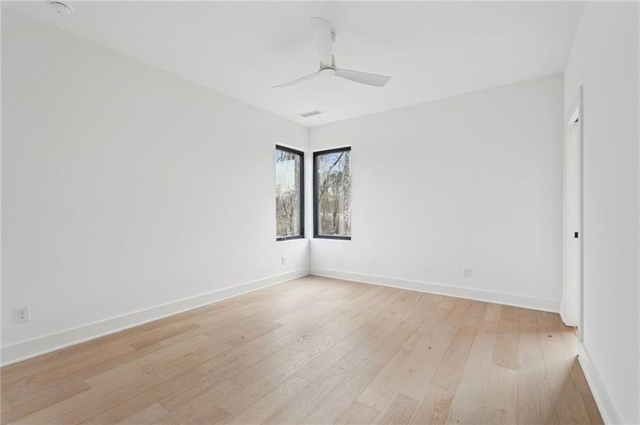 Spacious, unfurnished interior of a new home in , Roswell (Image 79).