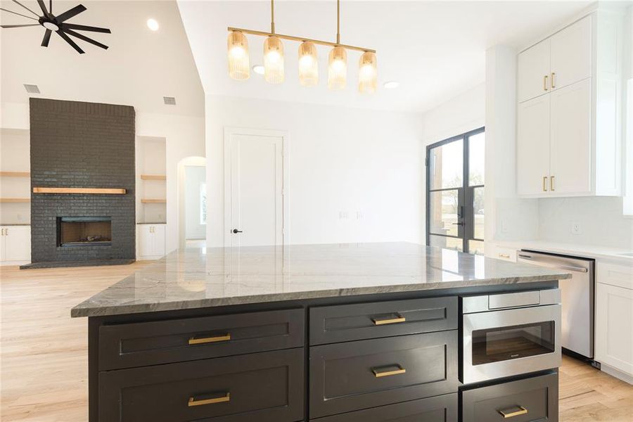 Furnished interior view inside a new home in , Celeste (Image 10).