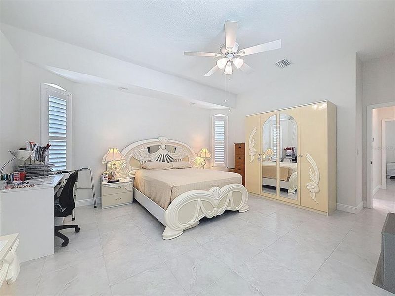 Furnished interior view inside a new home in , Spring Hill (Image 31).
