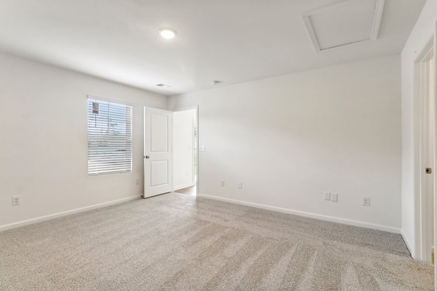 Representative unfurnished interior of a home built from the Helen by Great Southern Homes in Hazelwood, Boiling Springs (Image 24).