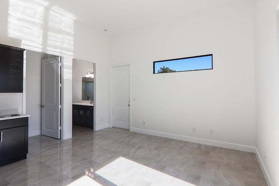 33 - In-Law Suite_Living