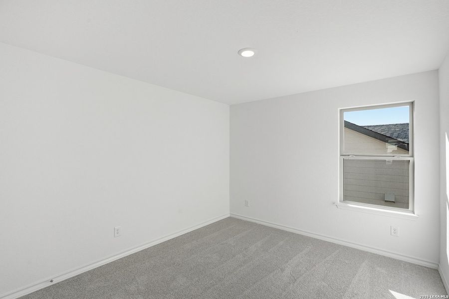 Spacious, unfurnished interior of a new home in Dove Song, Marion (Image 26).