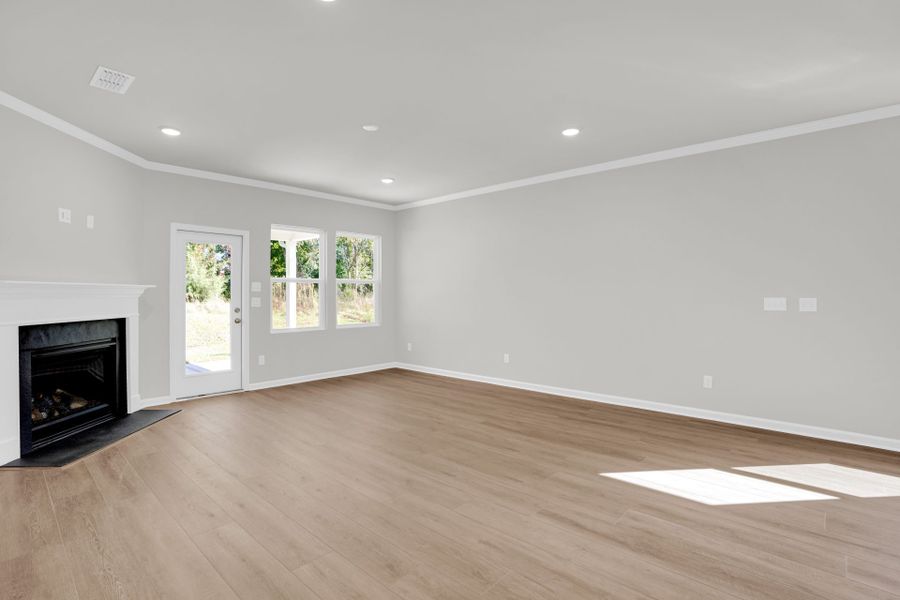Spacious, unfurnished interior of a new home in Carriage Estates, Lexington (Image 27).