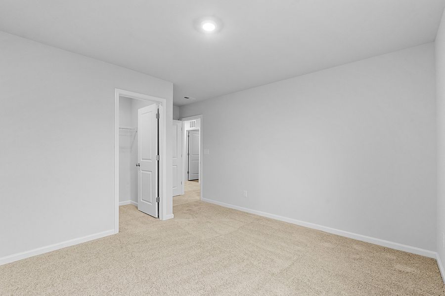 Spacious, unfurnished interior of a new home in Hanes Lake, Winston-Salem (Image 37).