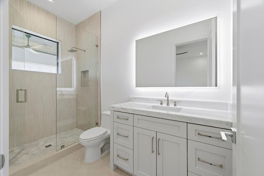 GUEST BEDROOM SUITE BATH