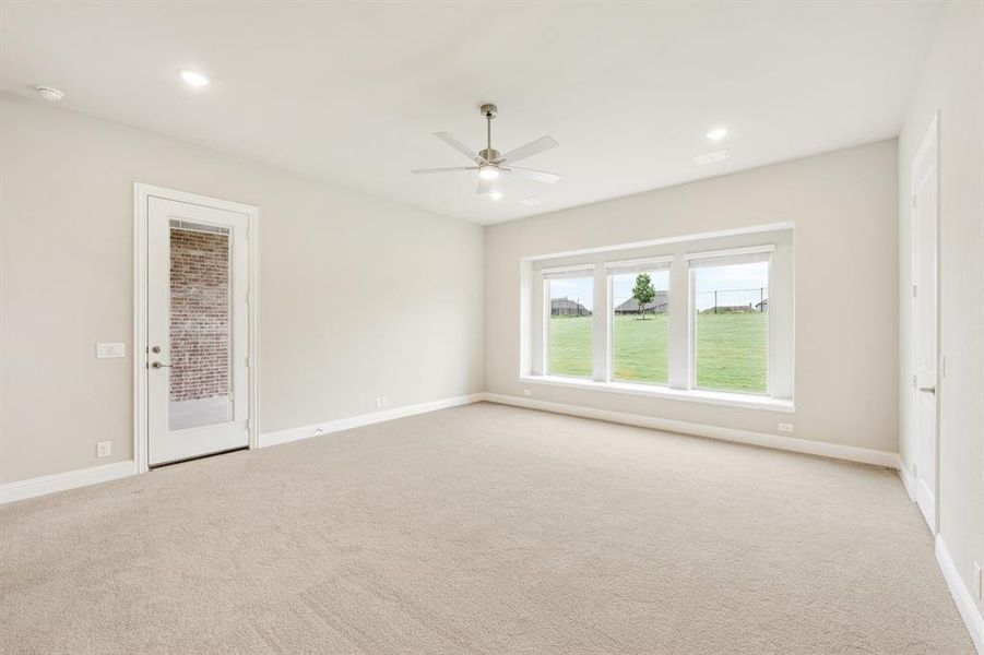 Spacious, unfurnished interior of a new home in Paloma Ranch, Justin (Image 27).