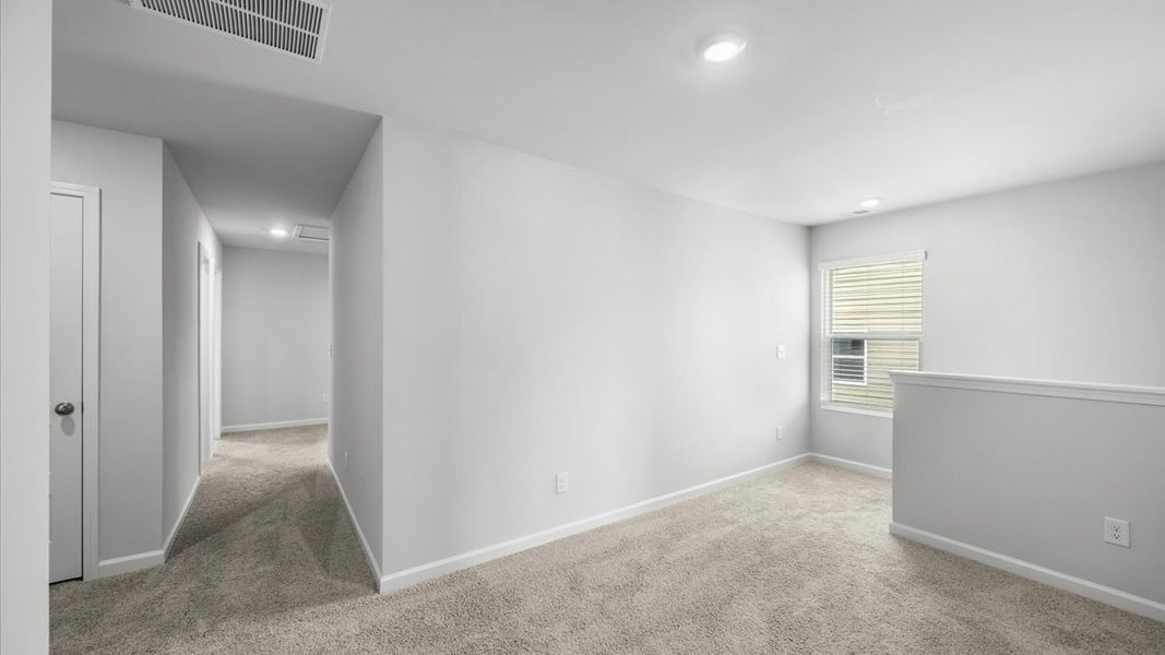 Spacious, unfurnished interior of a new home in Highland Hills, Graniteville (Image 18).
