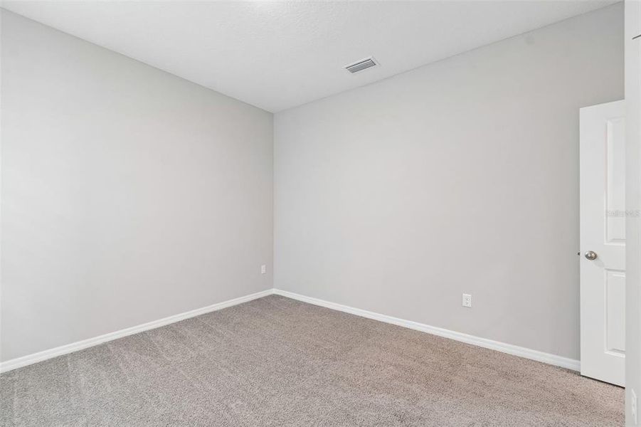 Spacious, unfurnished interior of a new home in Deerbrook, Land O' Lakes (Image 24).