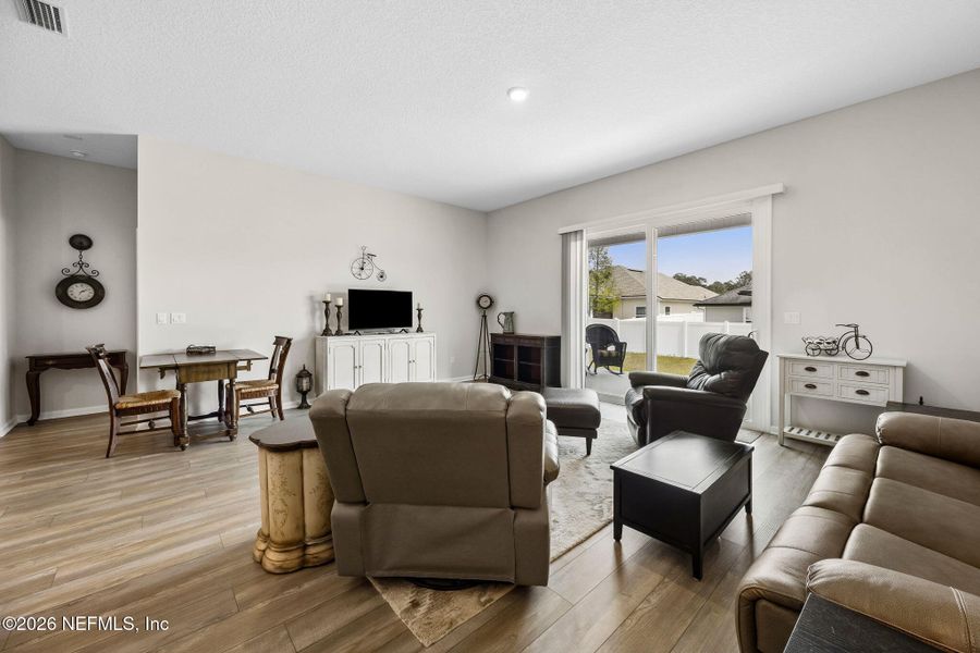 Furnished interior view inside a new home in , Yulee (Image 33). Furnished interior view inside a new home in , Yulee (Image 33).
