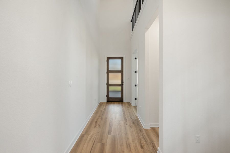 Spacious, unfurnished interior of a new home in Lariat, Liberty Hill (Image 16).