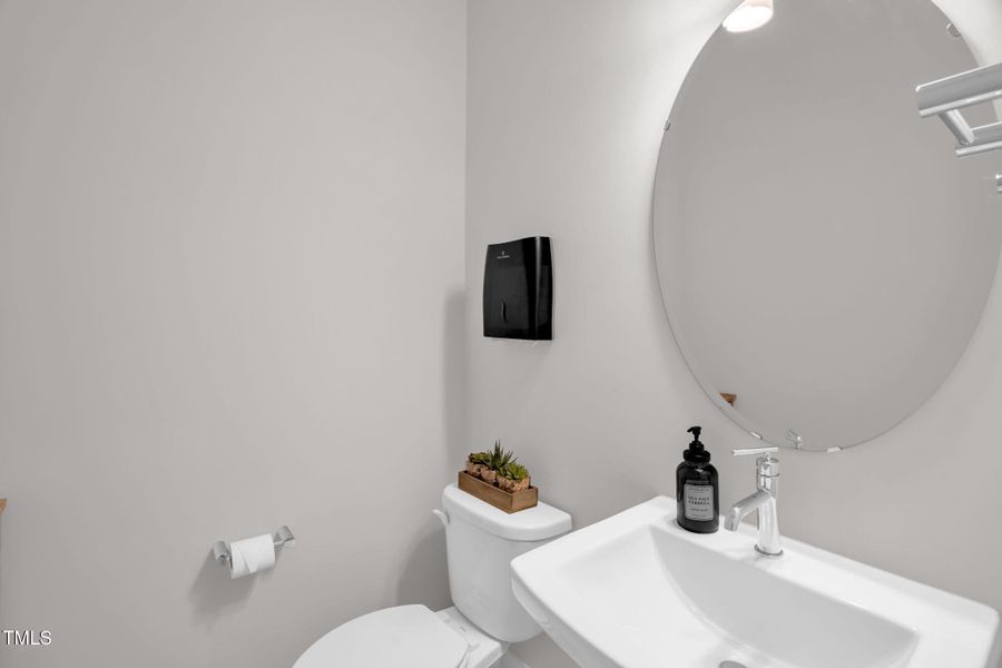 9-web-or-mls-4421 Bridle Run Dr-9