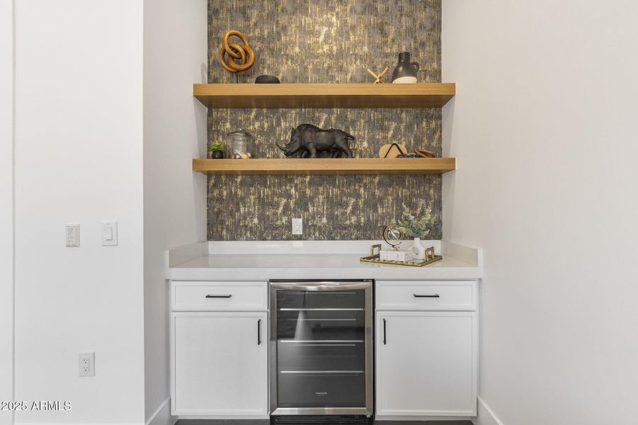 Bonus Room/Game Room Service Bar