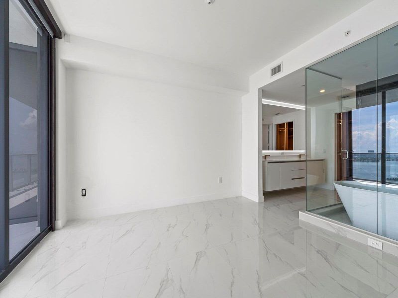 Spacious, unfurnished interior of a new home in Aria Reserve, Miami (Image 24). Spacious, unfurnished interior of a new home in Aria Reserve, Miami (Image 24).