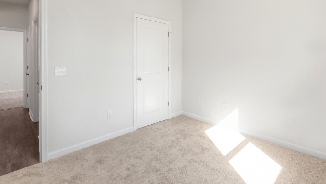 Spacious, unfurnished interior of a new home in Mariners Reach, Bolivia (Image 19).