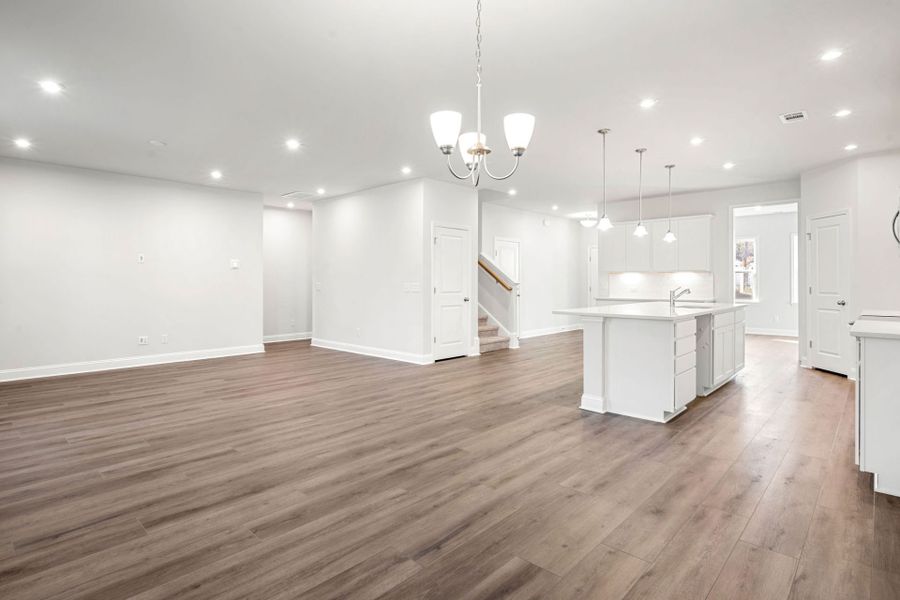 Spacious, unfurnished interior of a new home in Waterways, Richmond Hill (Image 20).