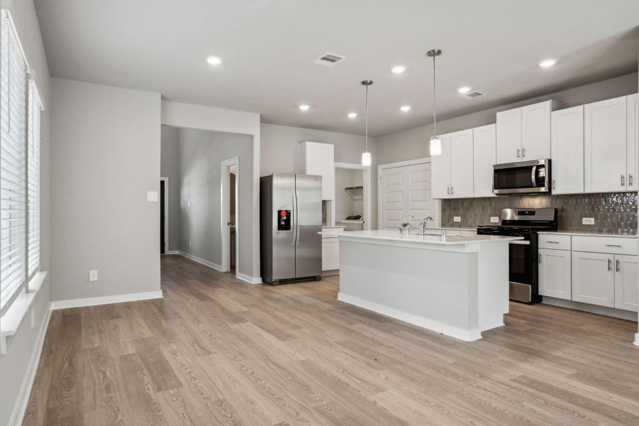 Photo is not of the actual home but is an inspirational photo of builder’s model home and may depict options, furnishings, and/or decorator features that are not included. Photo is not of the actual home but is an inspirational photo of builder’s model home and may depict options, furnishings, and/or decorator features that are not included.