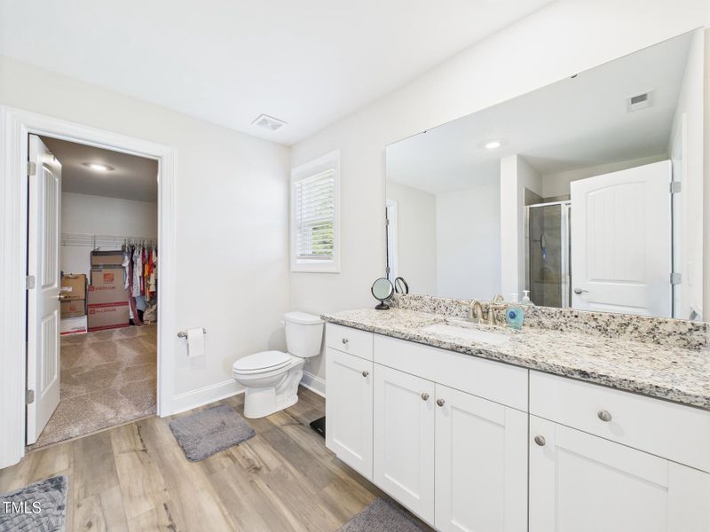 CAM01608G0-PR0104-STILL046