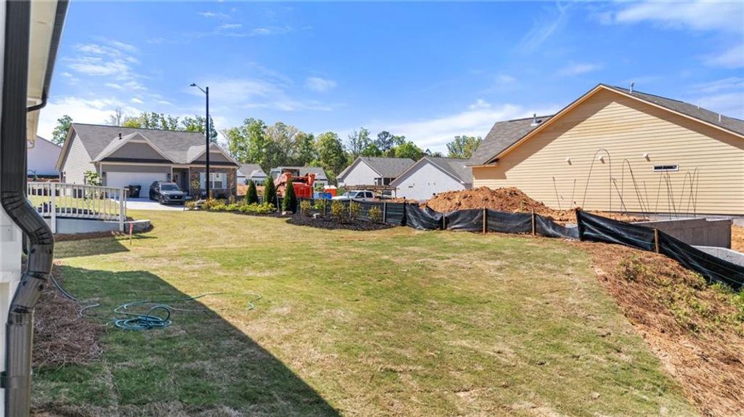 Exterior details and patio area of a home in Villages at Cedar Hill, Dallas (Image 17).