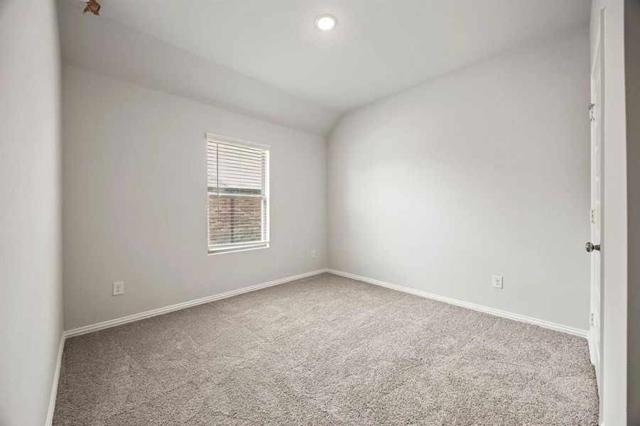 9-web-or-mls-556-ridgewood-dr