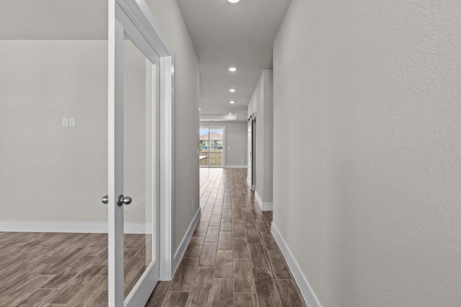 Representative unfurnished interior of a home built from the Majestic View II by View Homes in Skybrooke, Live Oak (Image 27).
