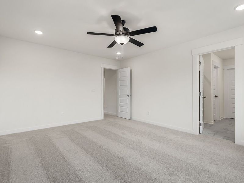 Spacious, unfurnished interior of a new home in Woods Crossing, Gallatin (Image 37).