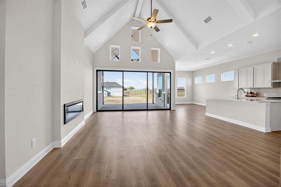 Spacious, unfurnished interior of a new home in Highland Crossing, Celina (Image 14).