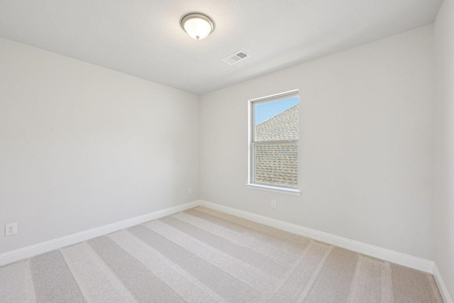 Spacious, unfurnished interior of a new home in Evergreen 40', Conroe (Image 43).