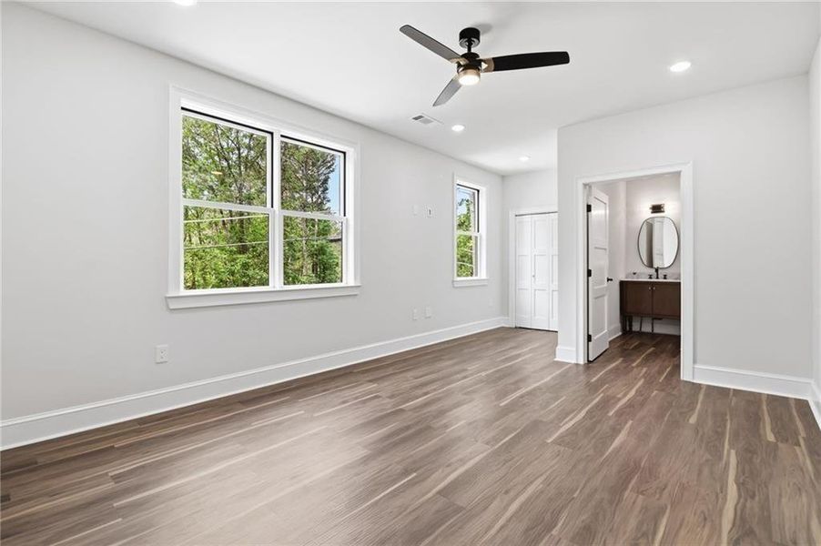 Spacious, unfurnished interior of a new home in , Acworth (Image 27).