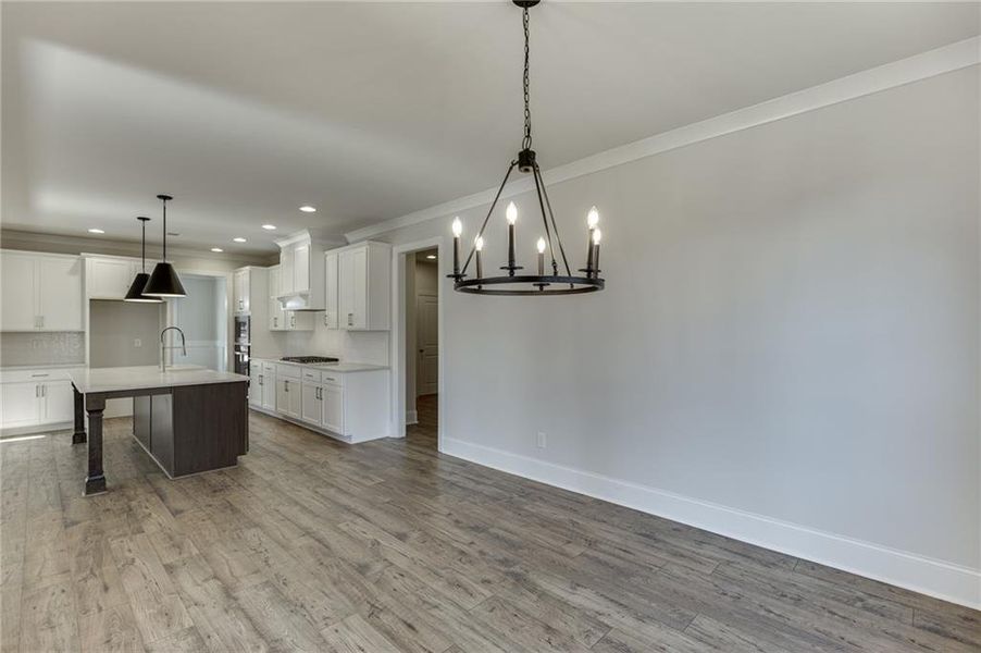 Spacious, unfurnished interior of a new home in , Bishop (Image 35).